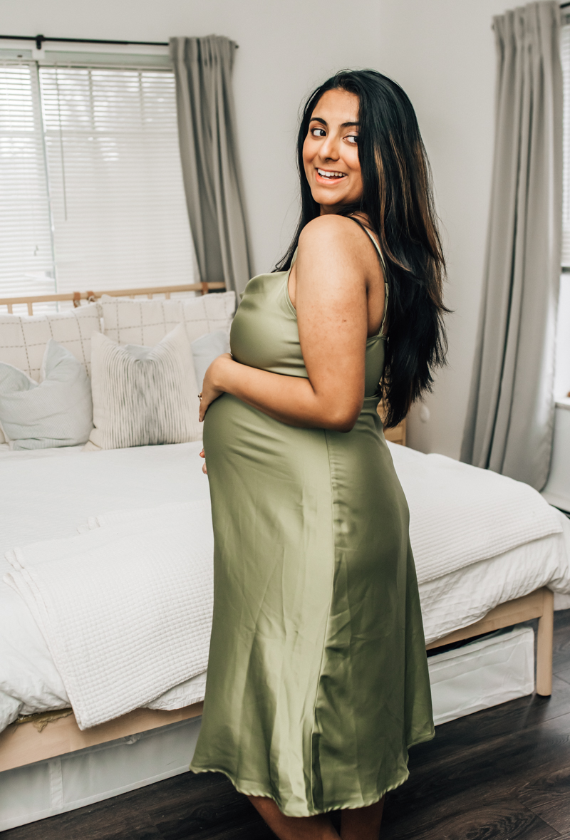 maternity photos in home 